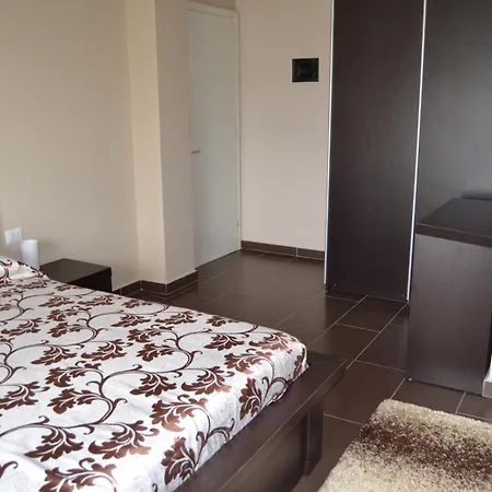 Kodra E Godenve Resort *