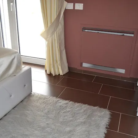 Kodra E Godenve Rezort Vile-Ballaj